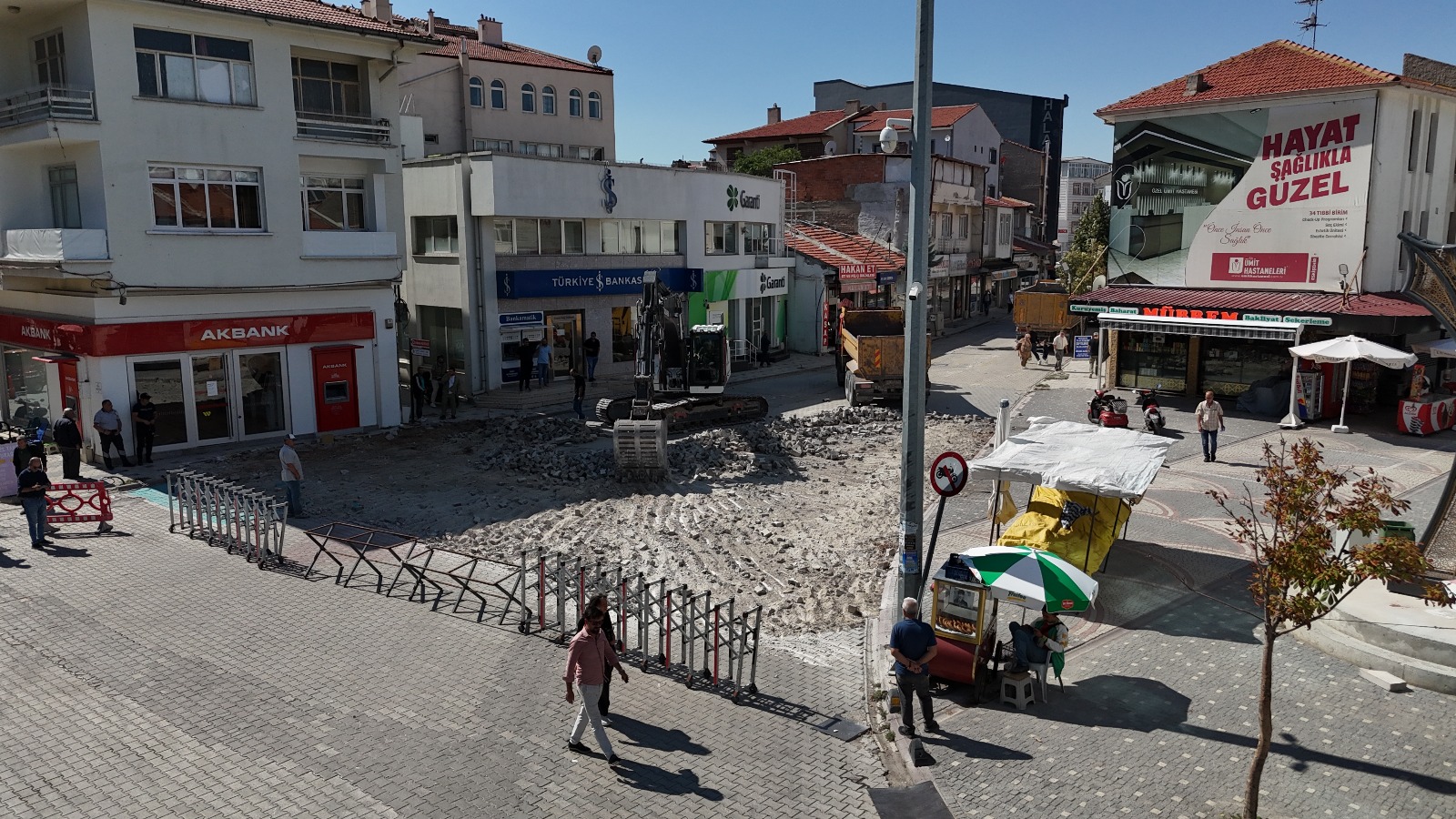 Emirdağ Cumhuriyet Meydanı’nda Büyük Dönüşüm Başladı-2
