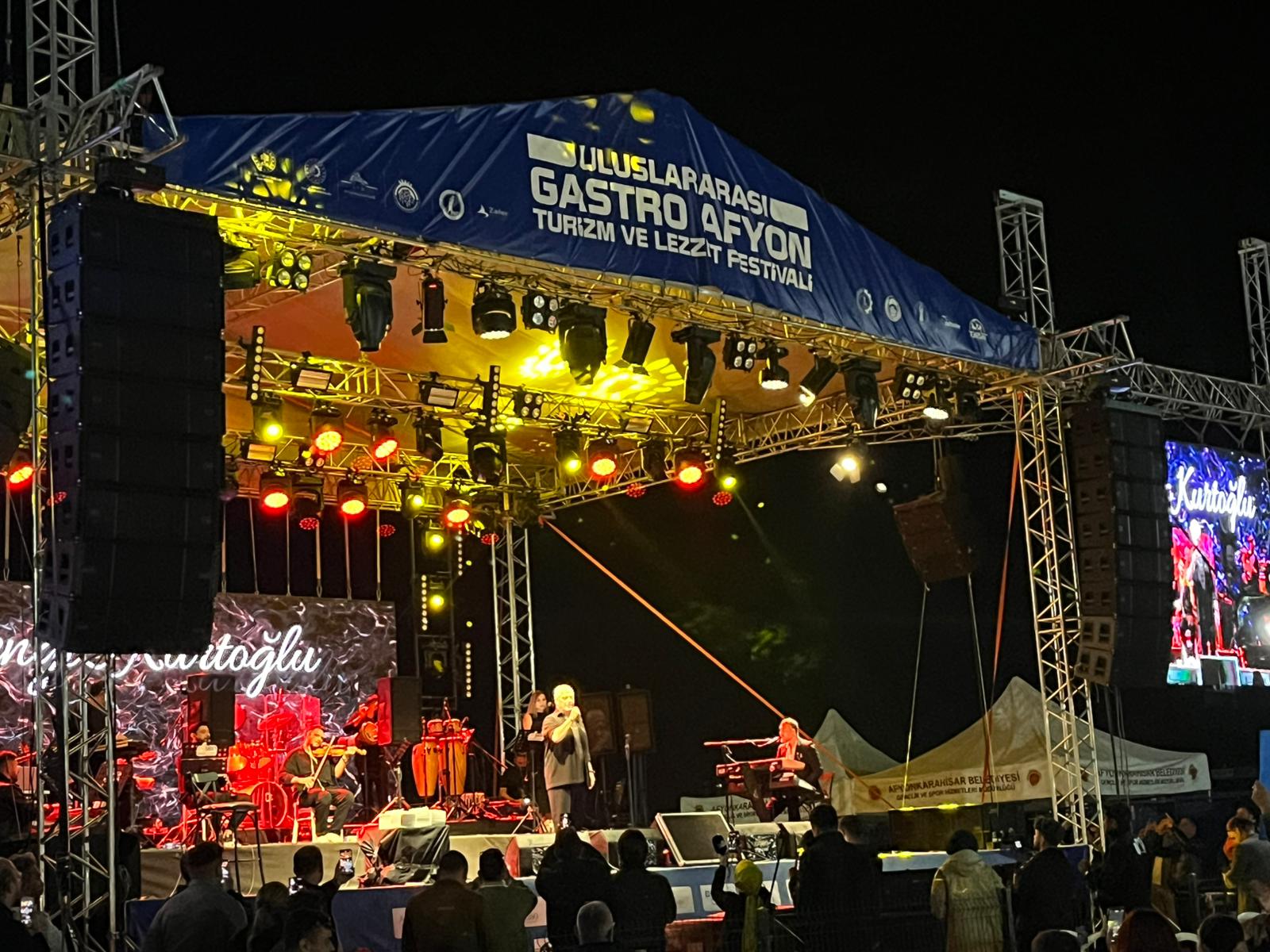 Cengiz Kurtoğlu’ndan Afyonkarahisar’da Unutulmaz Konser!-2