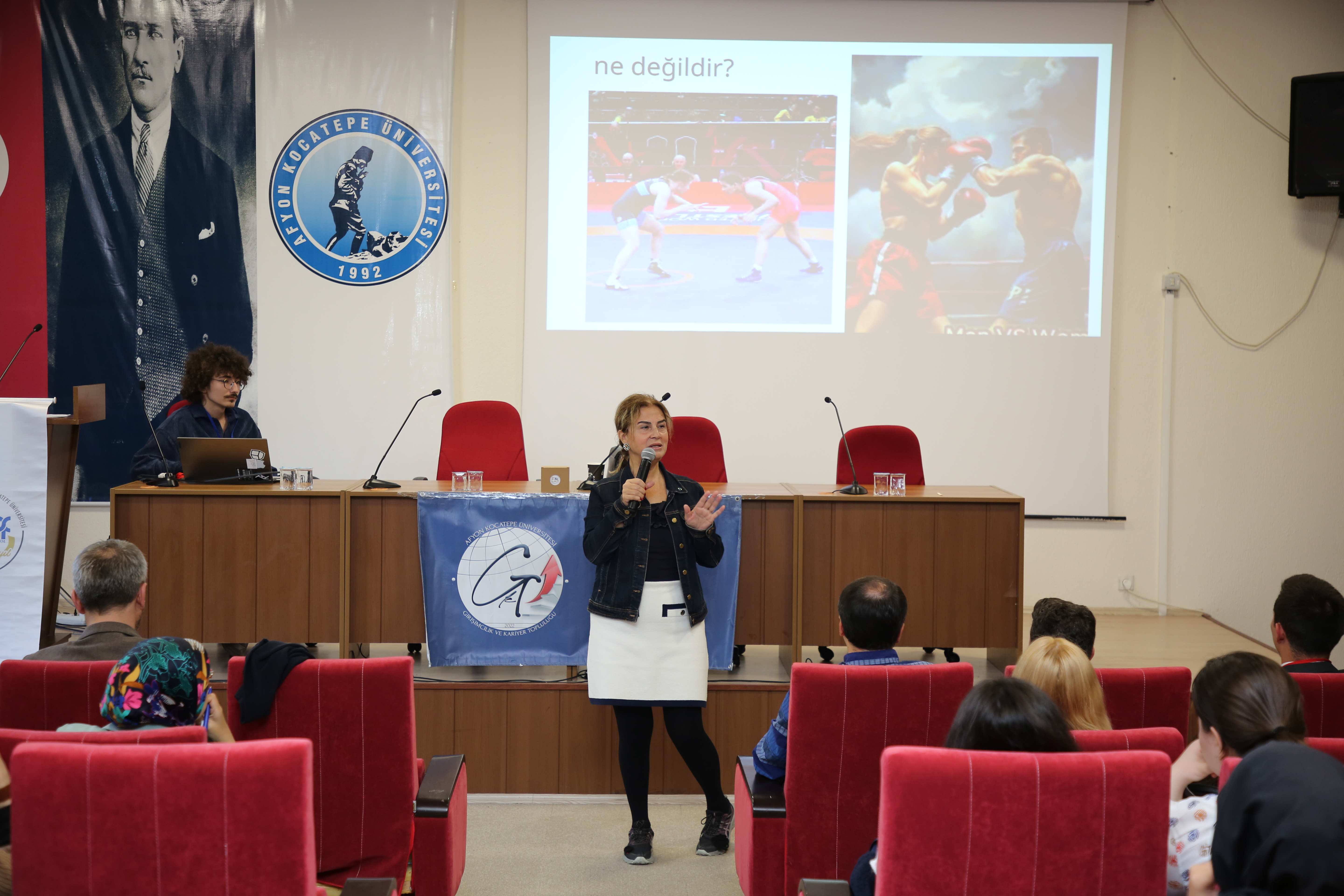 “Konuşuyorum O Halde Varım!” Semineri Yoğun İlgi Gördü