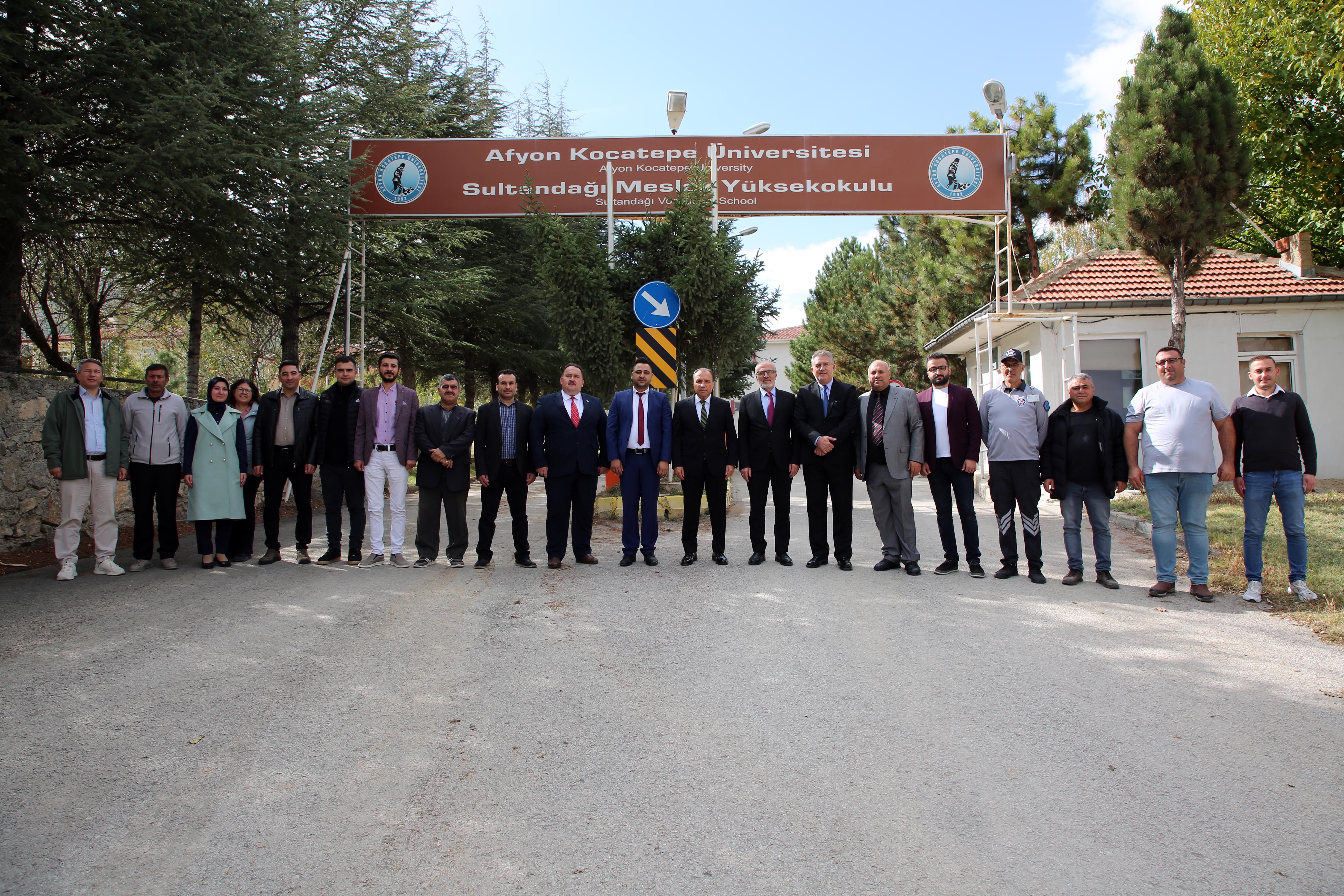 AKÜ Rektörü Karakaş, Çay ve Sultandağı MYO’larında Öğrenci ve Personelle Buluştu