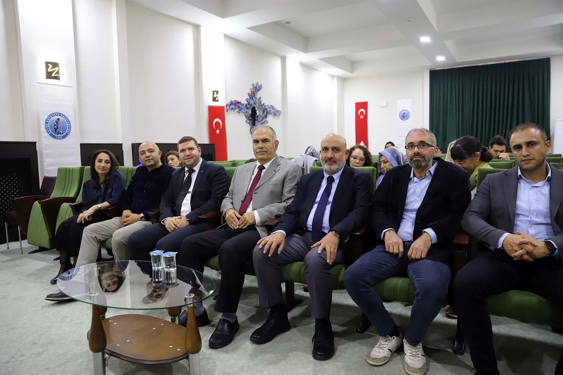 AKÜ Bilim Kafe’de “Yapay Biyomalzemeler ile Kıkırdak Tedavisi” Ele Alındı