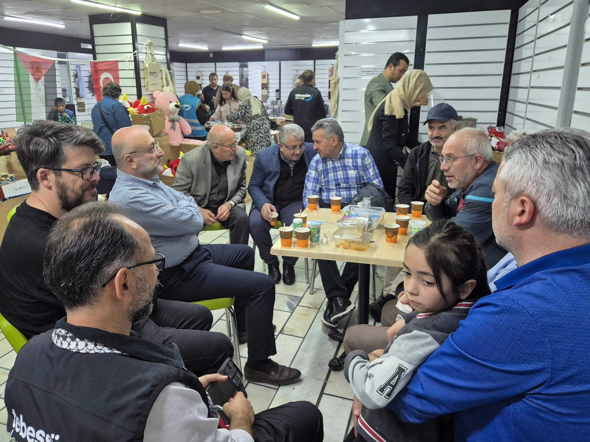 AK Parti Afyon Teşkilatından Gazze İçin Dayanışma Kermesine Tam Destek