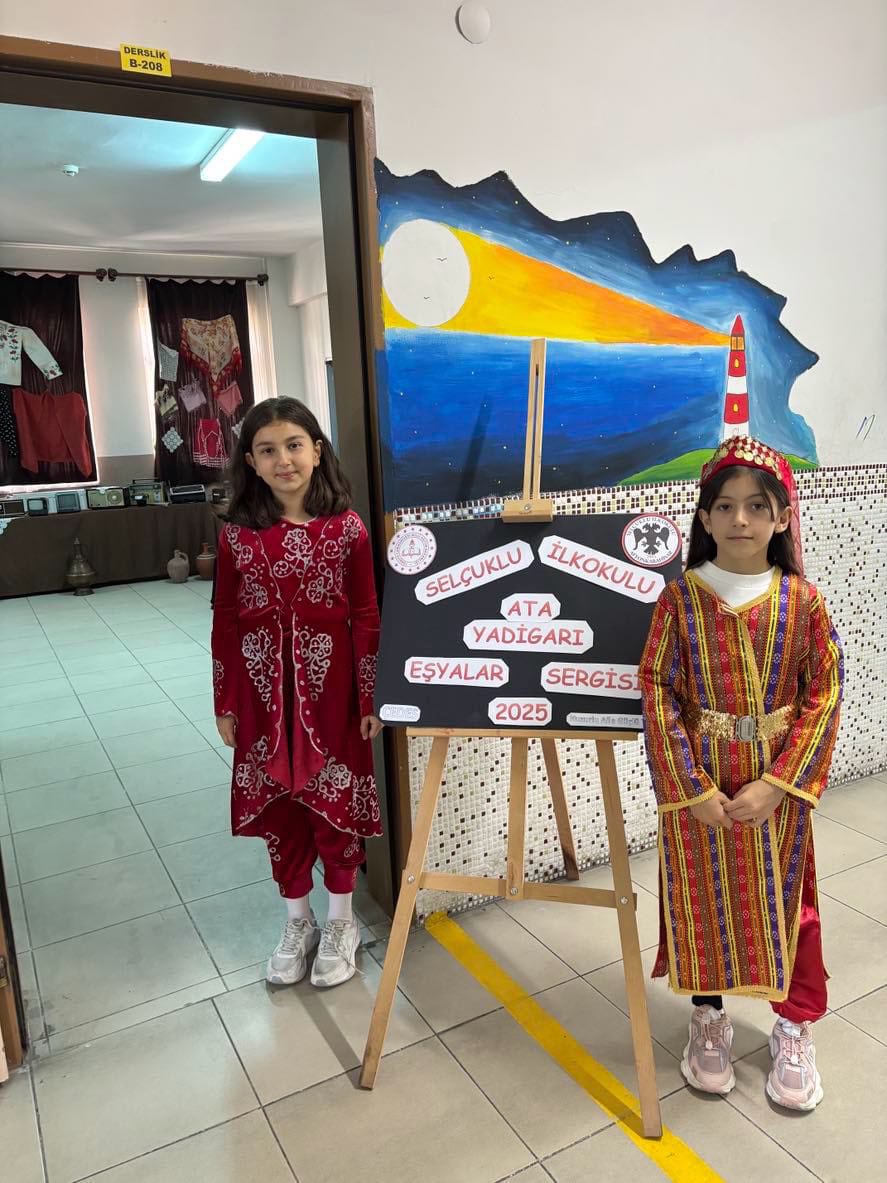 Selçuklu İlkokulu'ndan "Ata Yadigârı Eşyalar Sergisi"ne Büyük İlgi