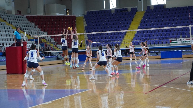 Afyon Gençlik Spor Evinde Direndi Ama Yetmedi!