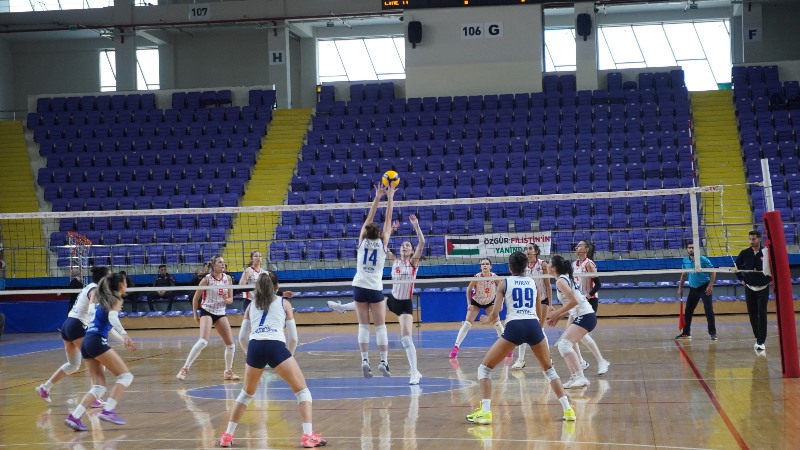 Afyon Gençlik Spor Evinde Direndi Ama Yetmedi!