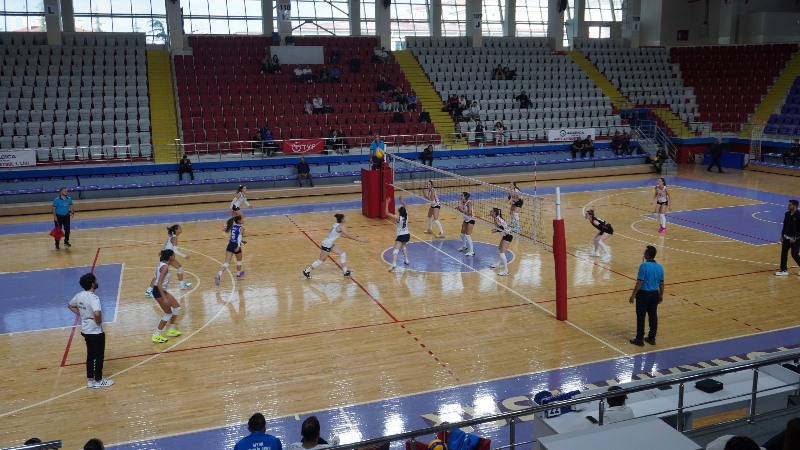 Afyon Gençlik Spor Evinde Direndi Ama Yetmedi!