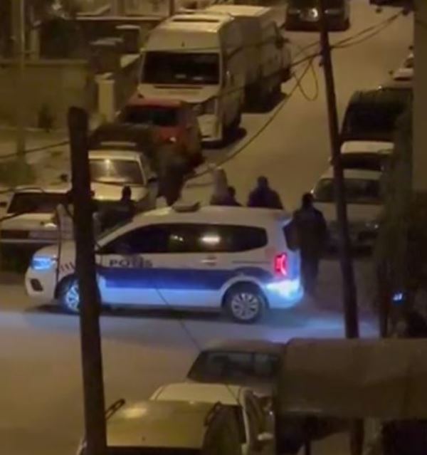 Afyon Yunus Emre Mahallesinde Kılıç İle Ev Bastı!