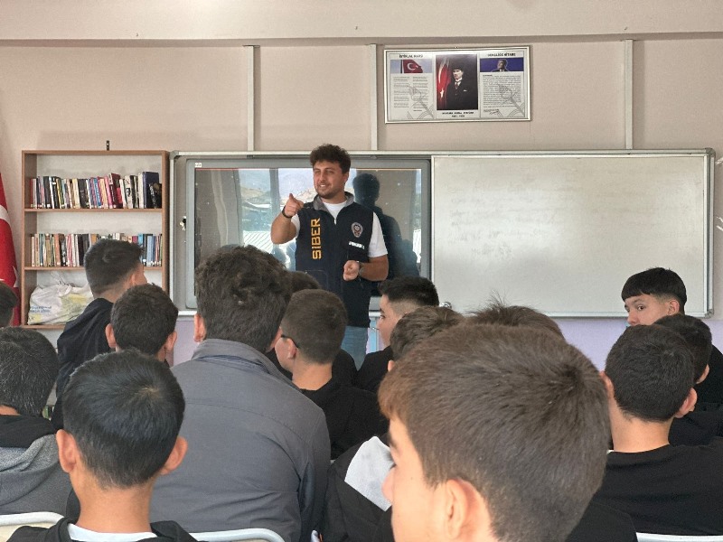 Afyon’da Öğrencilere Siber Güvenlik Eğitimi