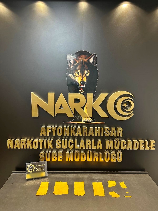 Afyon’da Peçeteye Emdirilmiş Uyuşturucu Operasyonu: 4 Kişi Tutuklandı