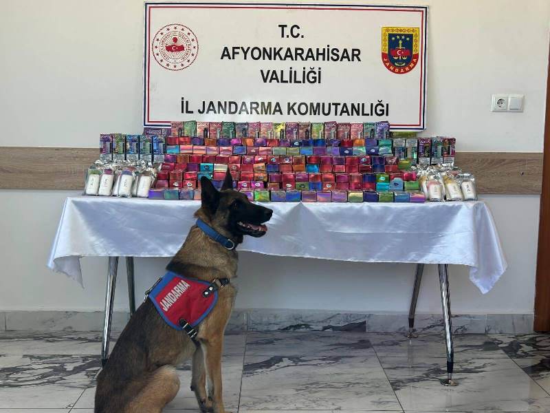 Afyonkarahisar Jandarmasından Kaçak Elektronik Sigara Operasyonu!