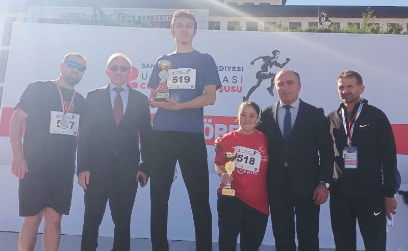 Afyonkarahisarlı Özel Sporcular İstanbul’dan Madalya Ve Kupalarla Döndü