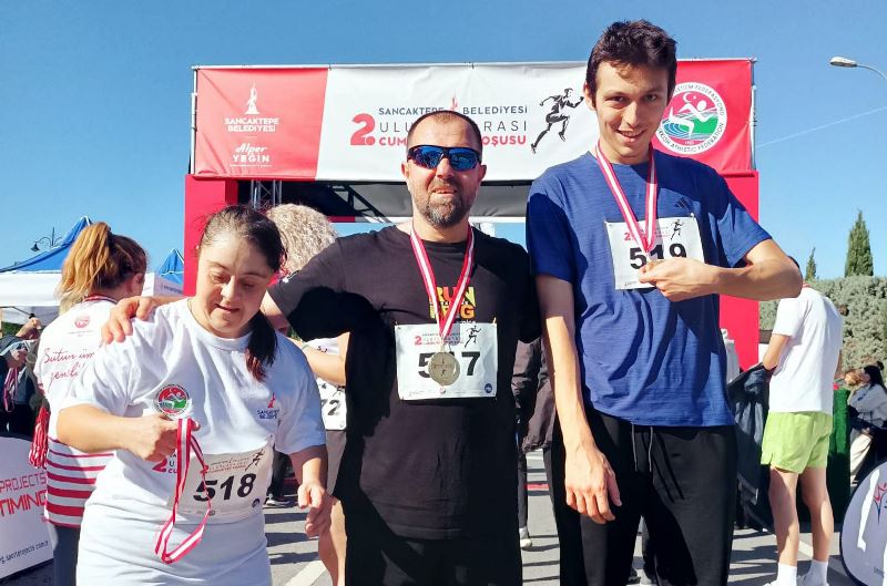 Afyonkarahisarlı Özel Sporcular İstanbul’dan Madalya Ve Kupalarla Döndü