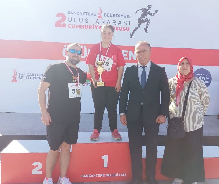 Afyonkarahisarlı Özel Sporcular İstanbul’dan Madalya Ve Kupalarla Döndü