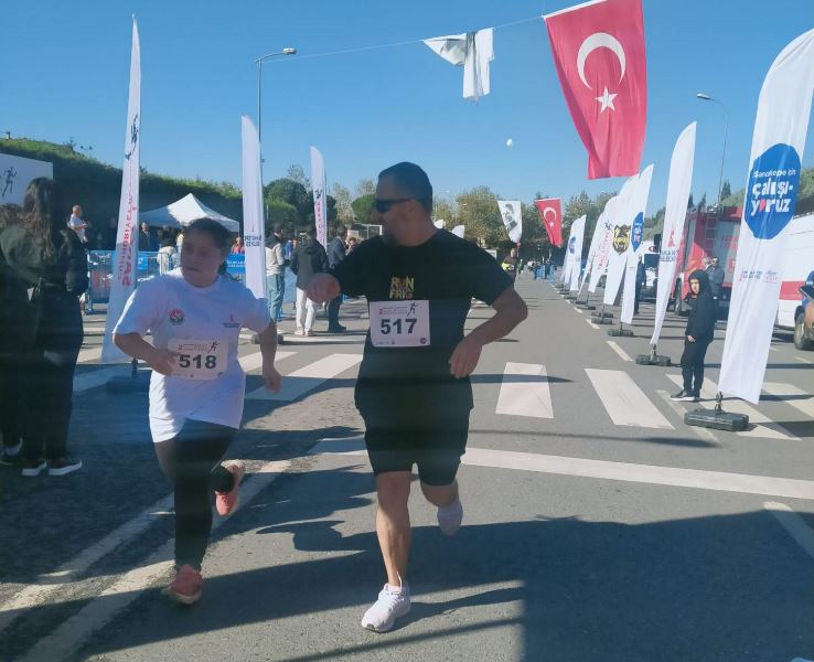Afyonkarahisarlı Özel Sporcular İstanbul’dan Madalya Ve Kupalarla Döndü