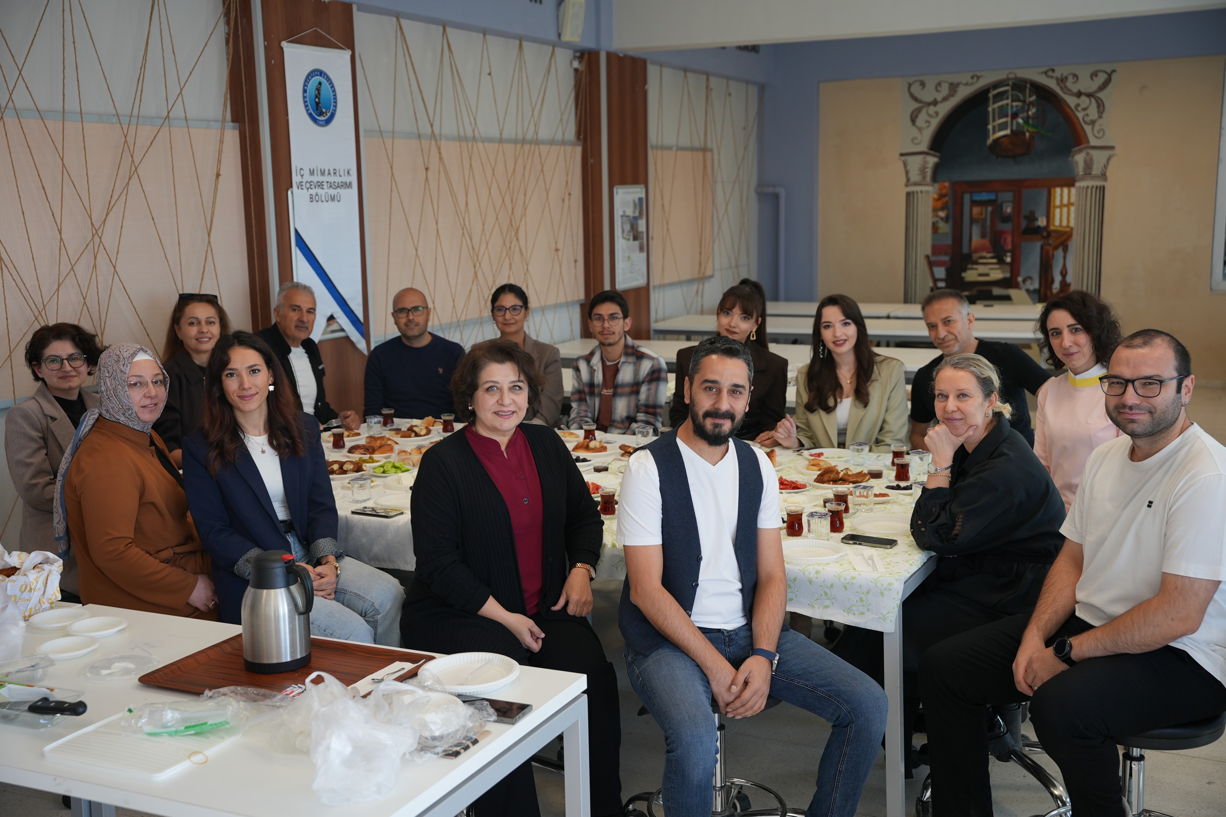 AKÜ GSF İç Mimarlık'tan İlk "Mezun Buluşması"