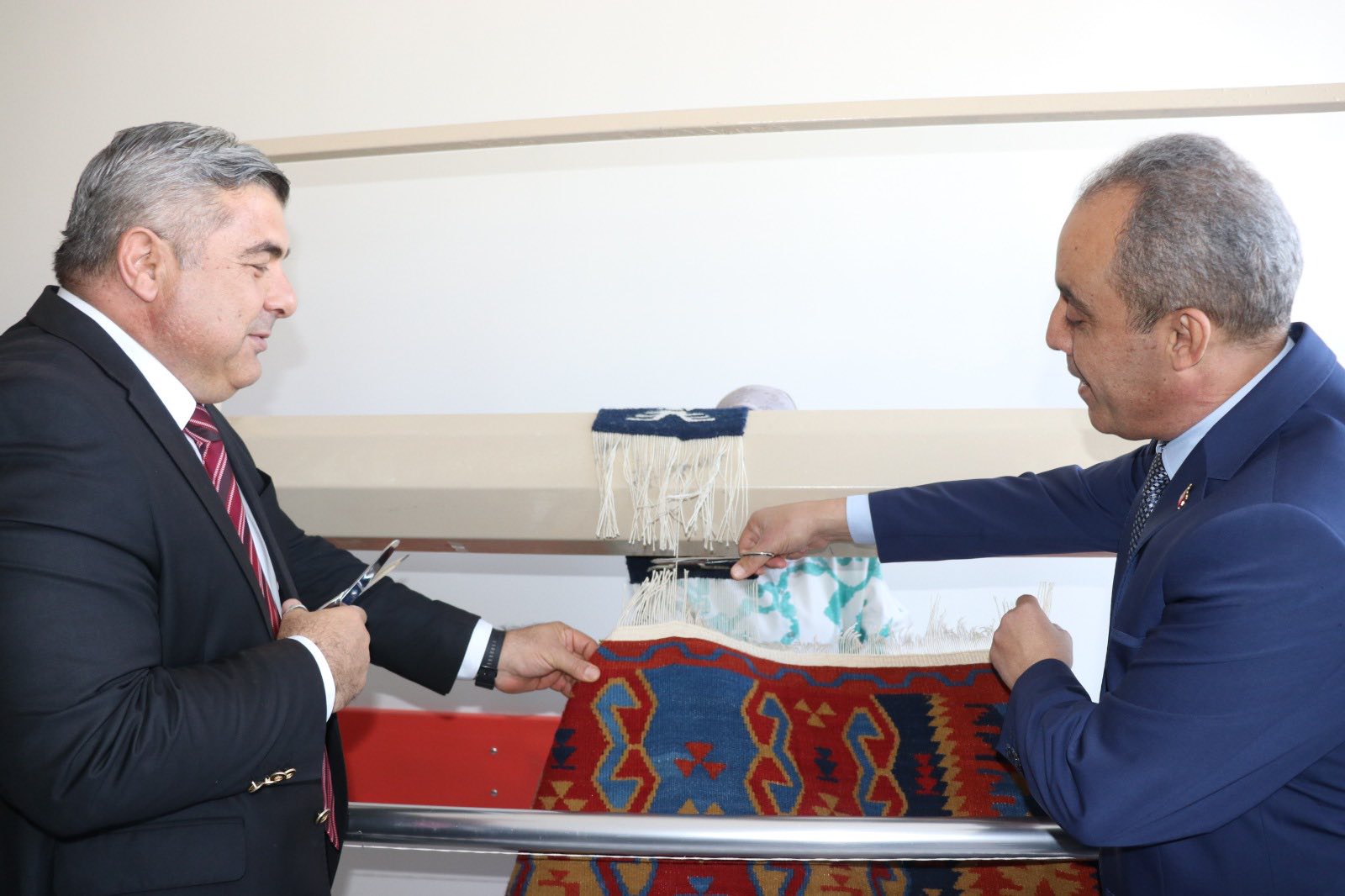 Asırlık Motifler Gün Yüzüne Çıktı: Emirdağ’ın Çömçeli Kilimi Yeniden Dokundu