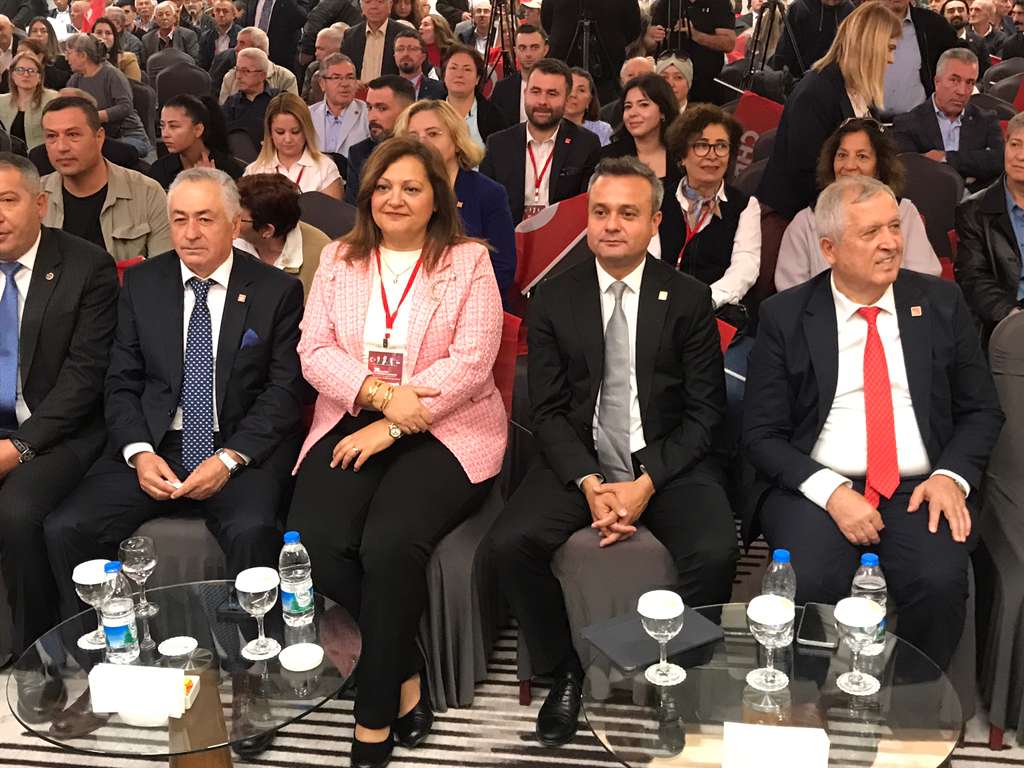 Başkan Köksal, Kongre Salonuna Giriş Yaptı, Üç Başkan Adayıyla Özel Görüşme Gerçekleştirecek