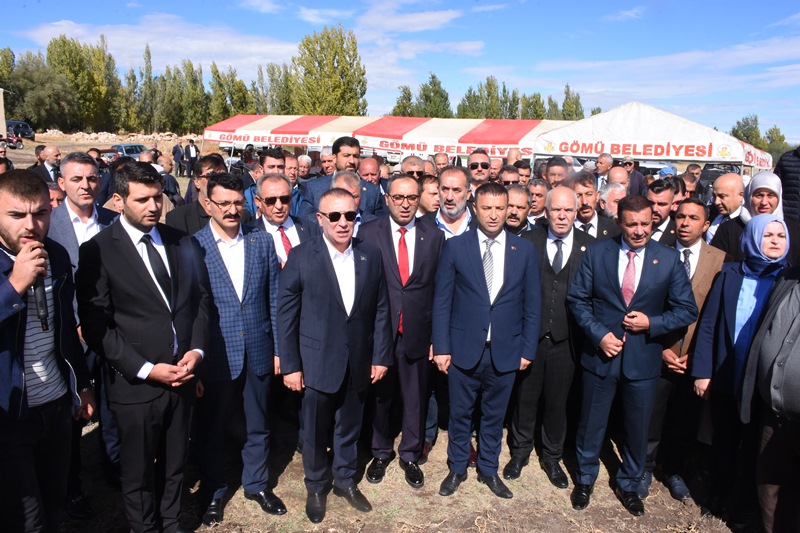 “Biz Dünyanın En Şanslı İnsanlarıyız, Çünkü Liderimiz Bahçeli!”