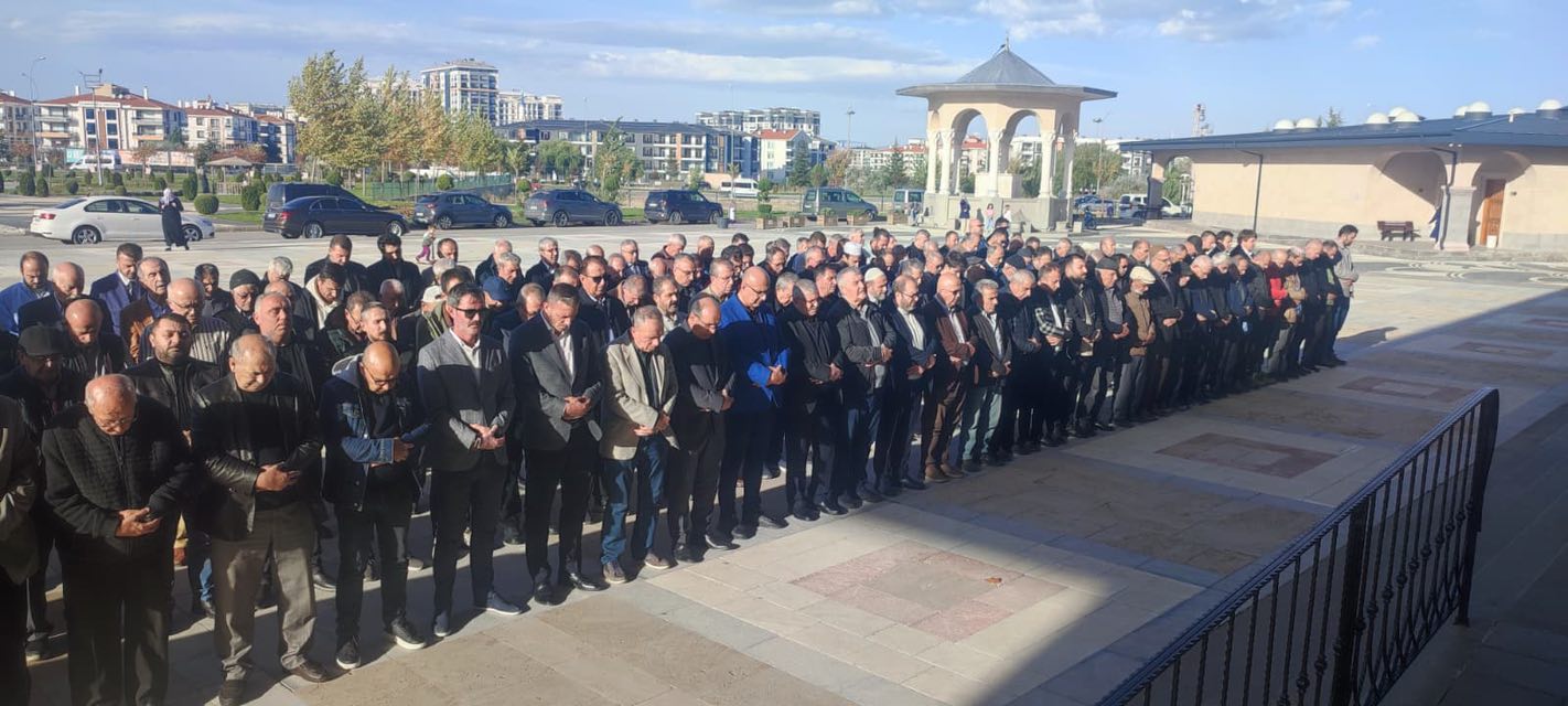 Çelikbilek’in Kardeşi Şükrü Kocaşaban Gözyaşlarıyla Uğurlandı