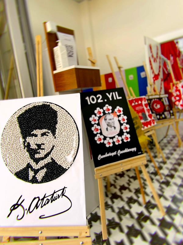 Cumhuriyet Coşkusu Minik Kalplerle Buluştu