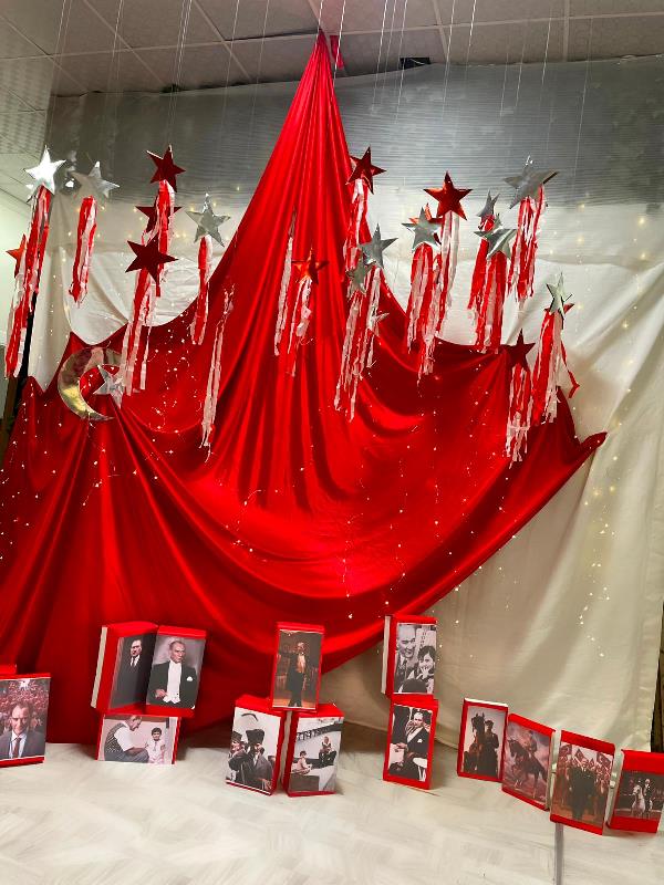 Cumhuriyet Coşkusu Minik Kalplerle Buluştu