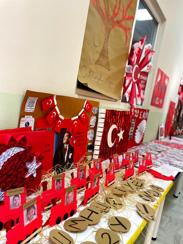 Cumhuriyet Coşkusu Minik Kalplerle Buluştu