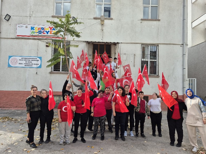 Cumhuriyet Coşkusu, Özel Bireylerle Taçlandı