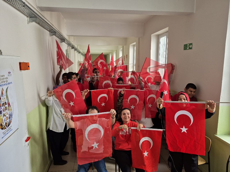 Cumhuriyet Coşkusu, Özel Bireylerle Taçlandı