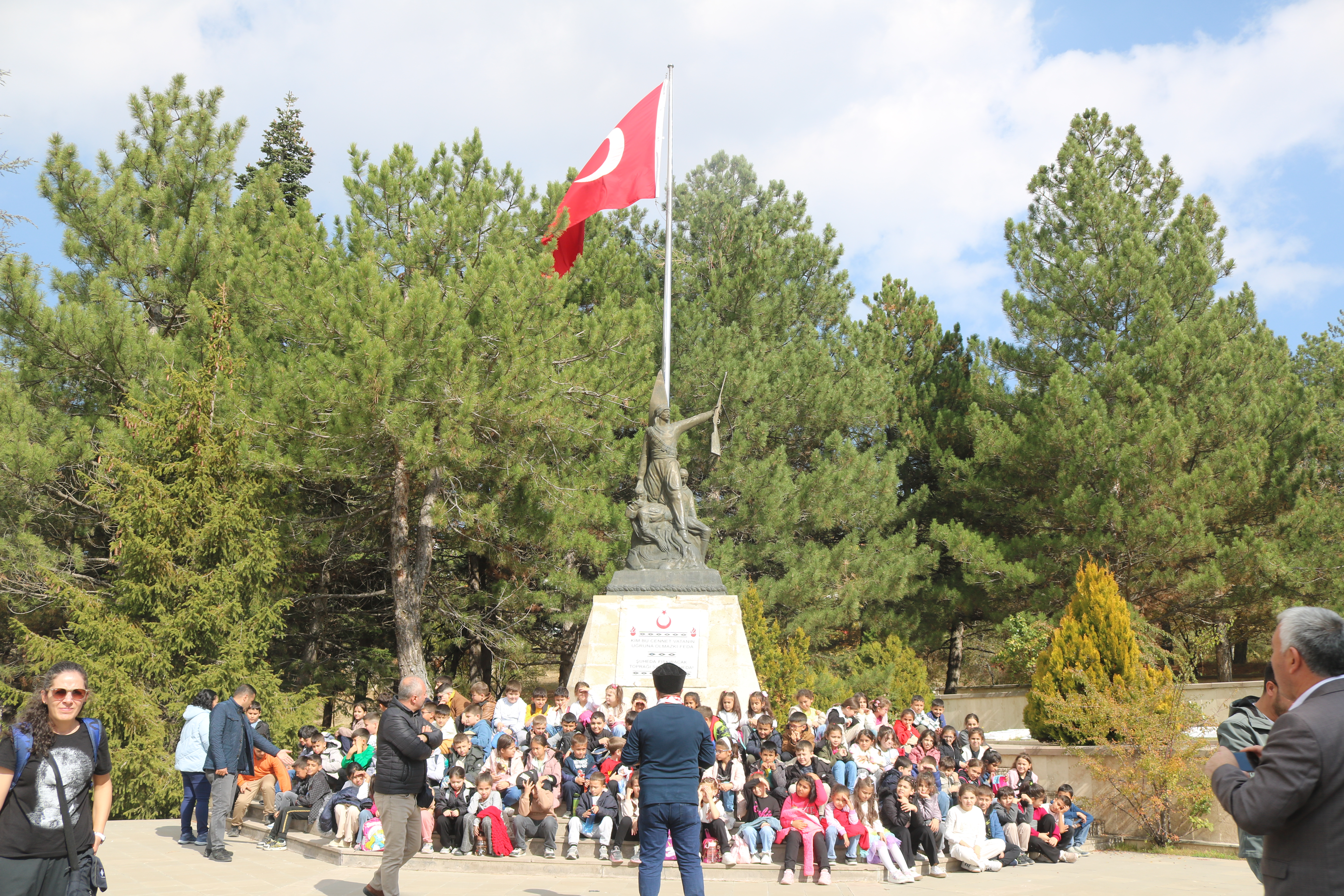 Cumhuriyet İlkokulu Öğrencileri Cumhuriyet Coşkusunu Tarihle Buluşturdu