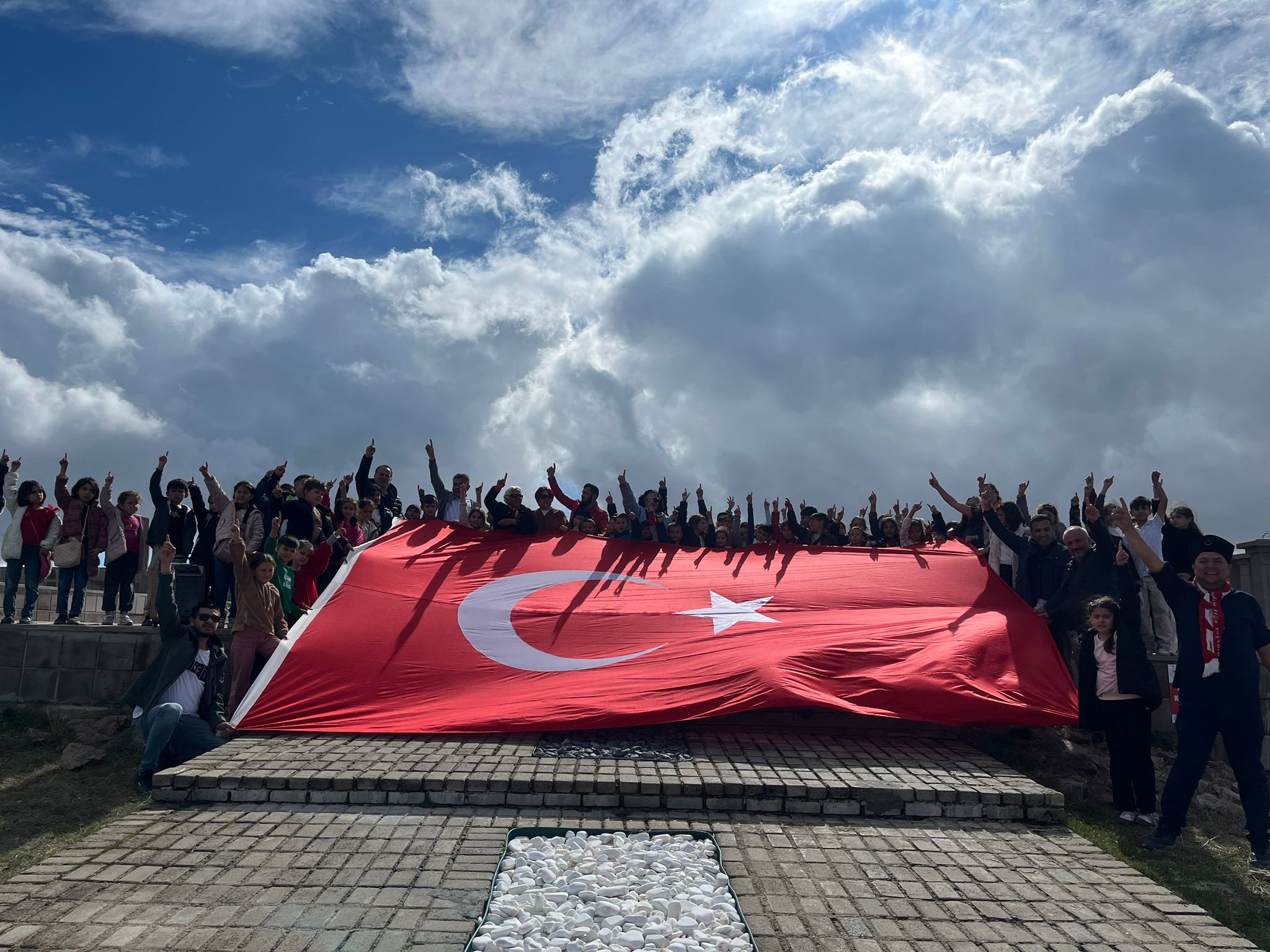 Cumhuriyet İlkokulu Öğrencileri Cumhuriyet Coşkusunu Tarihle Buluşturdu