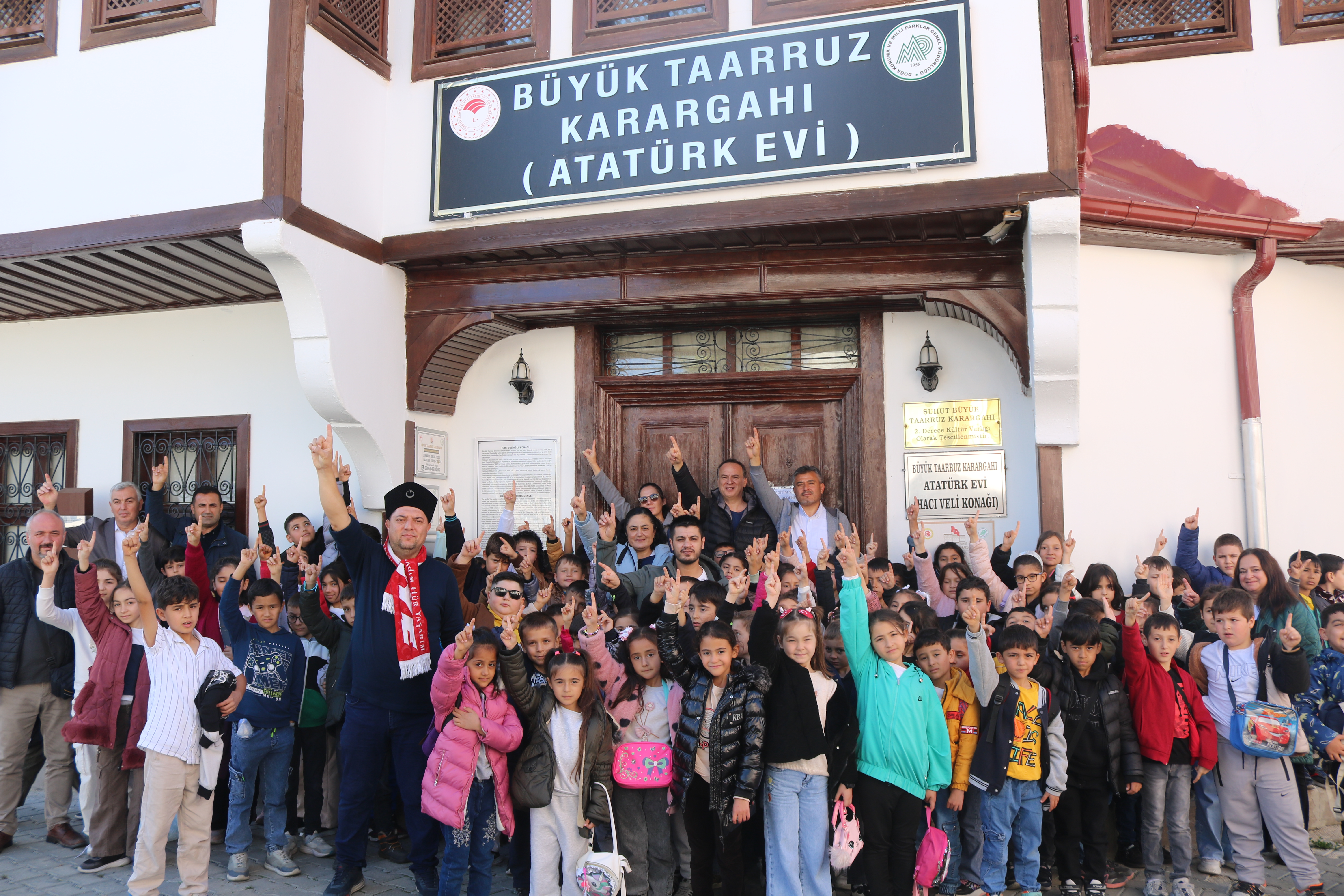Cumhuriyet İlkokulu Öğrencileri Cumhuriyet Coşkusunu Tarihle Buluşturdu