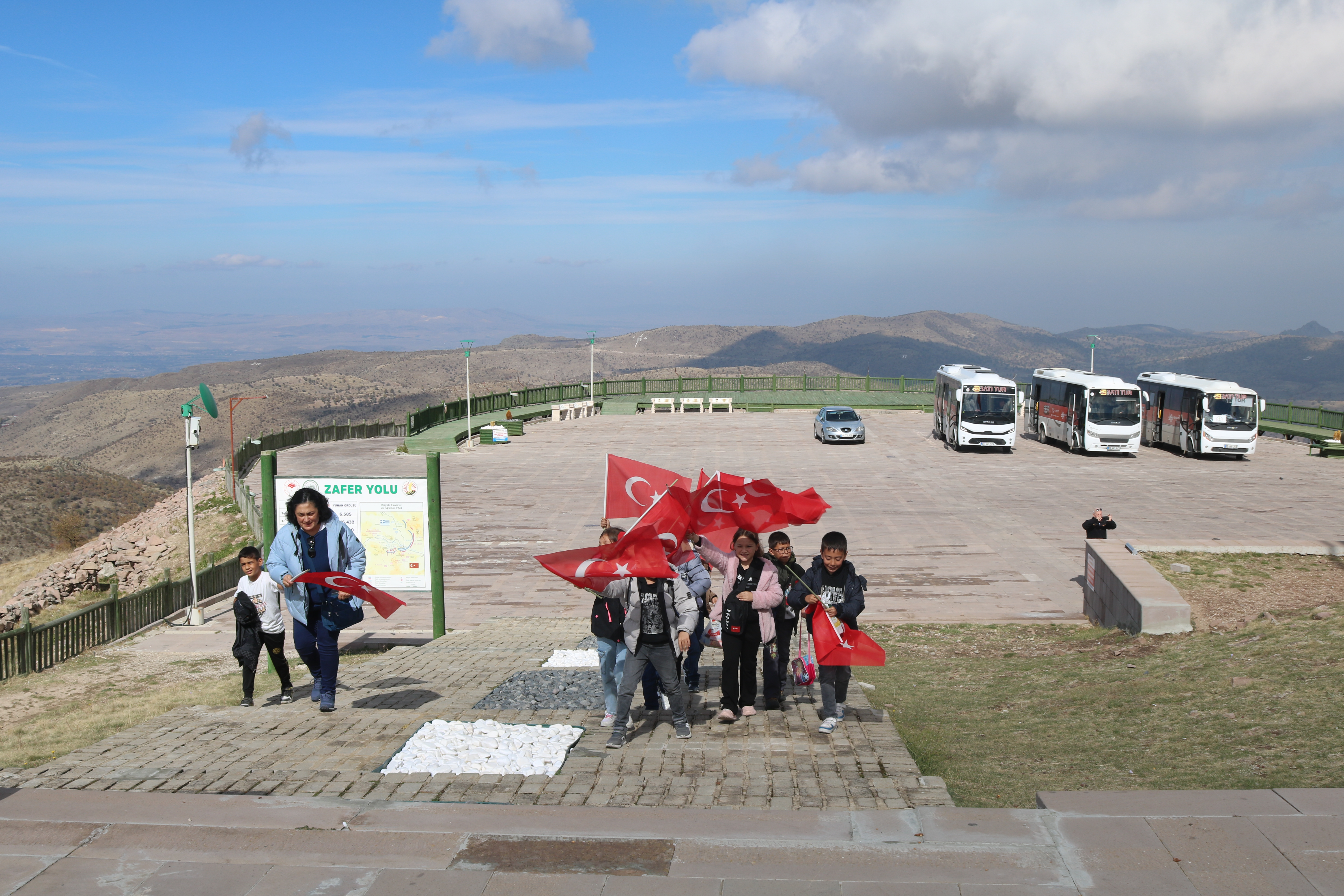 Cumhuriyet İlkokulu Öğrencileri Cumhuriyet Coşkusunu Tarihle Buluşturdu