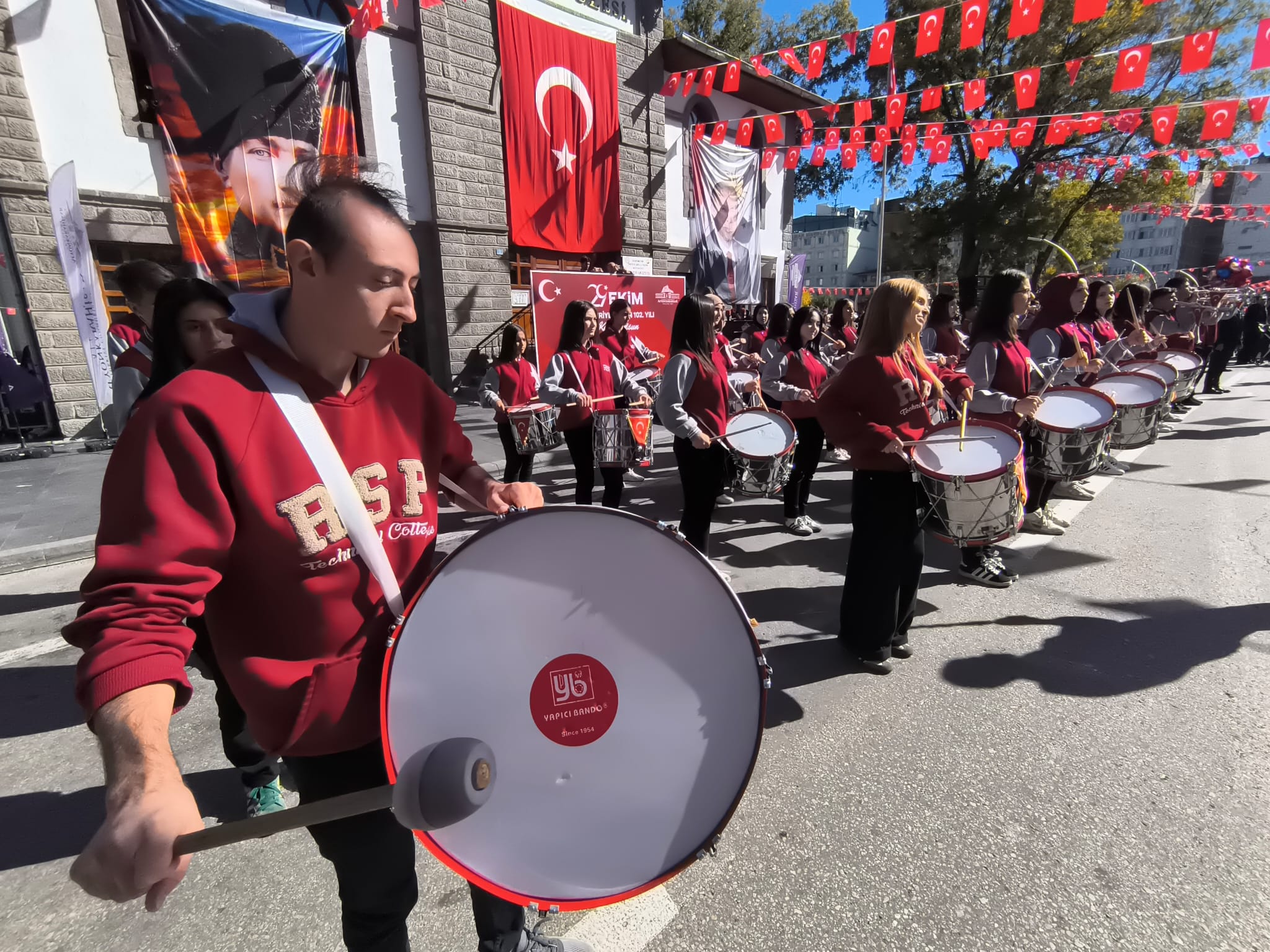 Cumhuriyetin 102. Yılında Gurur Geçidi: RSP Bandosu Cumhuriyet Coşkusuna Ritim Kattı!