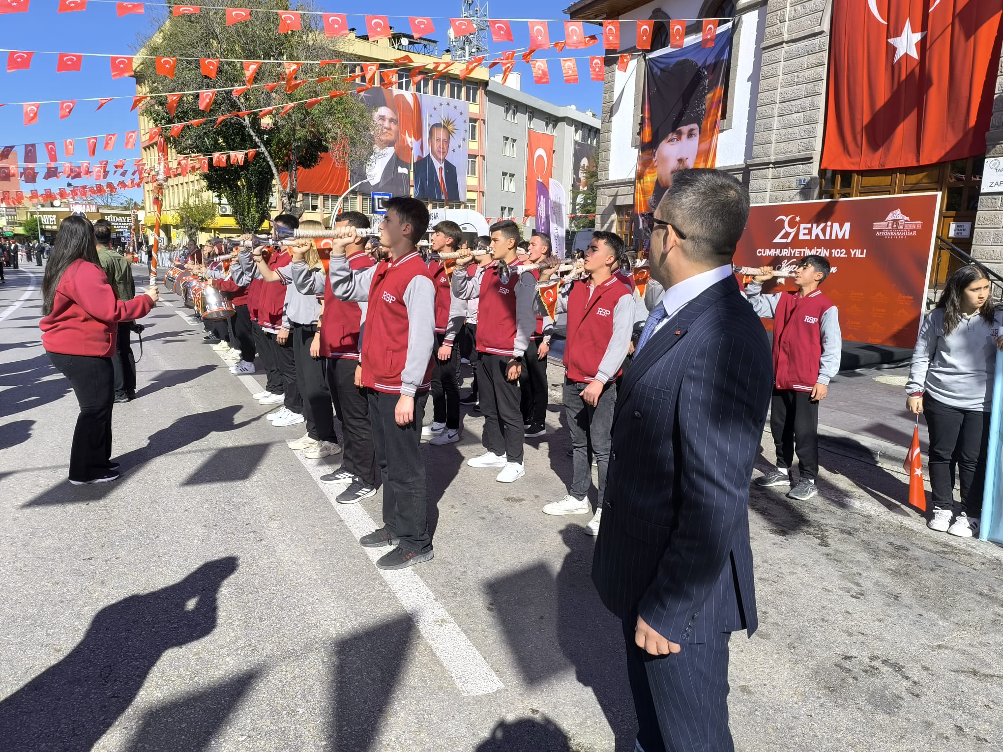Cumhuriyetin 102. Yılında Gurur Geçidi: RSP Bandosu Cumhuriyet Coşkusuna Ritim Kattı!