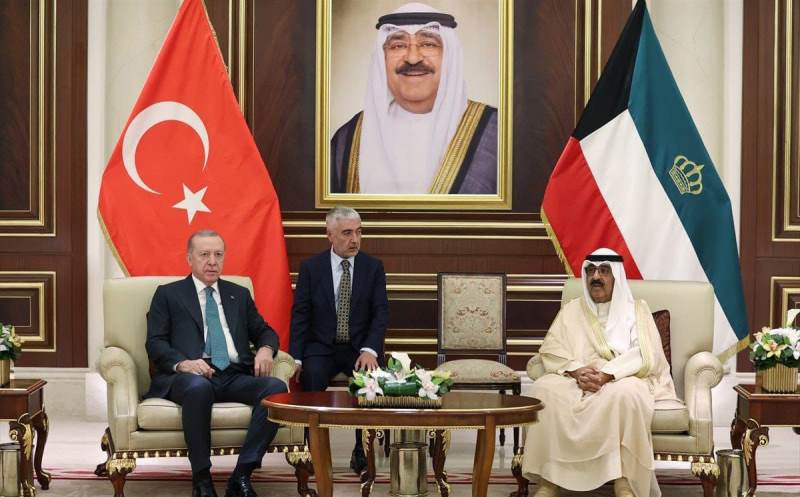 Erdoğan, Emir Meşal El-Ahmed El-Cabir Es-Sabah İle Bir Araya Geldi