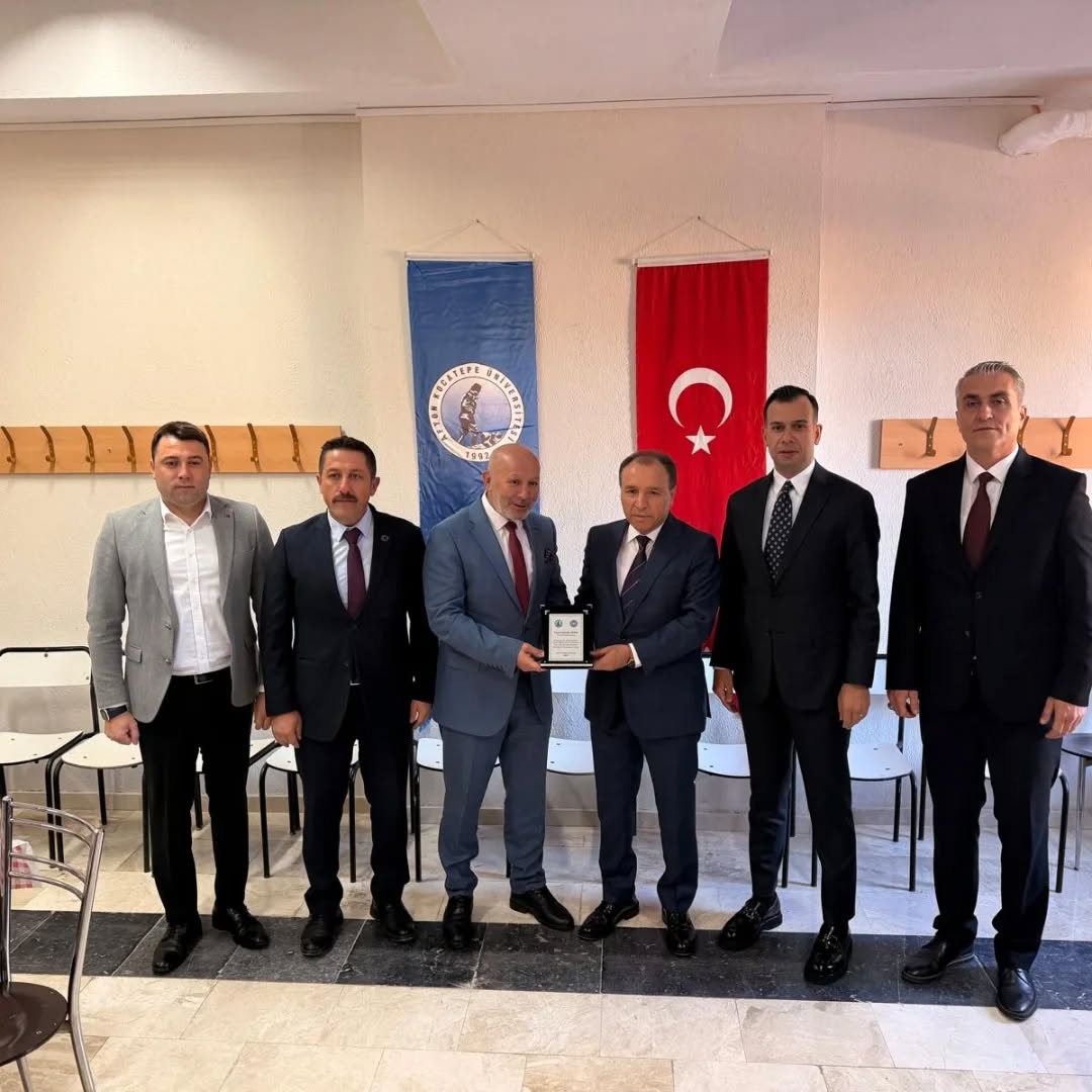 İGM Desteğiyle Sinanpaşa MYO’ya 22 Bilgisayarlık Laboratuvar Kuruldu