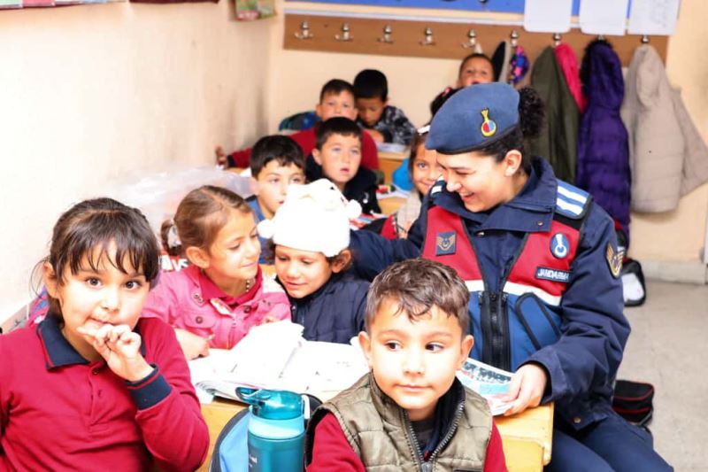 İscehisar’da Jandarmadan Kadına Şiddete Karşı Farkındalık Eğitimi