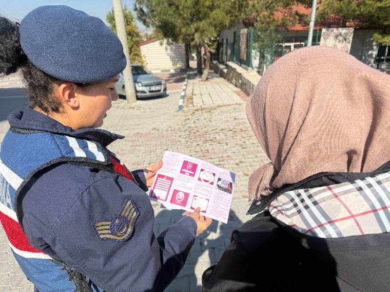 Jandarmadan Öğrencilere Moral Ziyareti