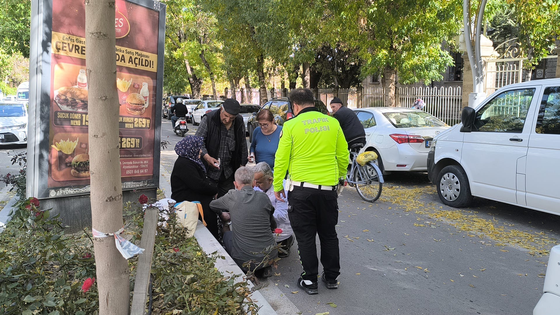 Karşıdan Karşıya Geçerken Otomobil Çarptı