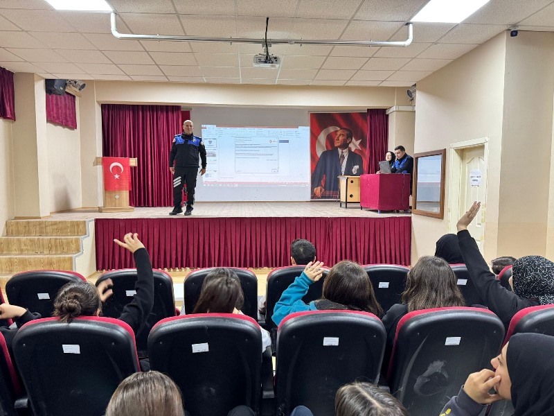 Öğrencilere Güvenli Gelecek Eğitimi