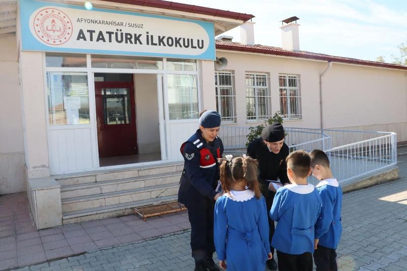 Susuz’da Kadına Şiddete Karşı Bilinçlendirme Etkinliği Yapıldı
