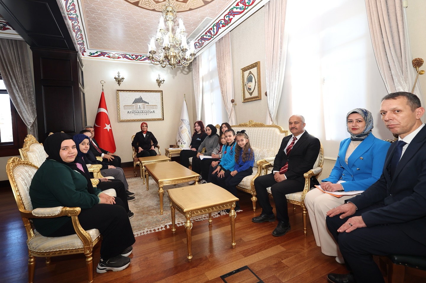 Vali Yiğitbaşı, Cumhuriyet Yarışmasında Dereceye Giren Öğrencileri Ödüllendirdi