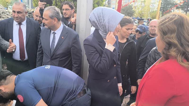 Vali Yiğitbaşı’ndan Fenalaşan Öğrenciye “Devlet Ana” Şefkati