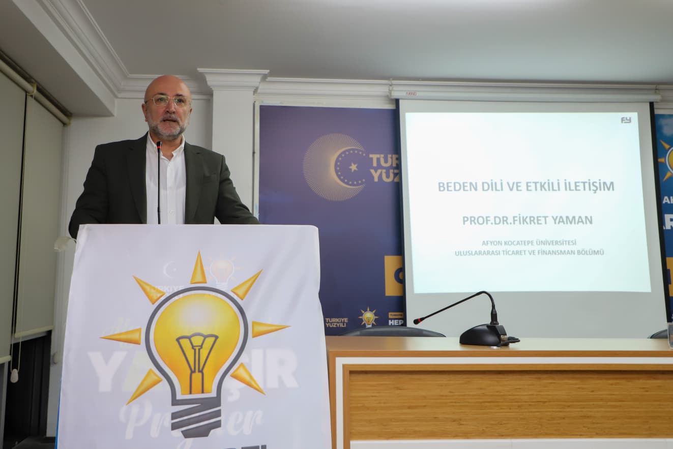 AK Parti Teşkilatına Prof. Dr. Yaman'dan Beden Dili ve Protokol Eğitimi
