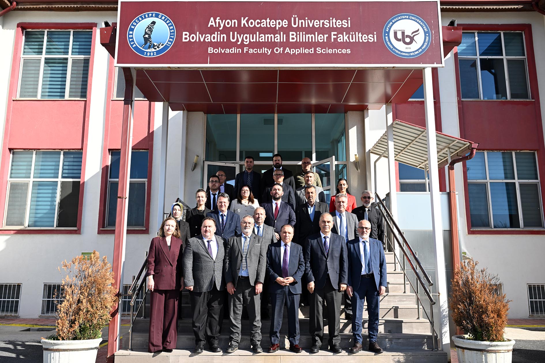 AKÜ'den Bolvadin'e Laboratuvar ve Müze Desteği