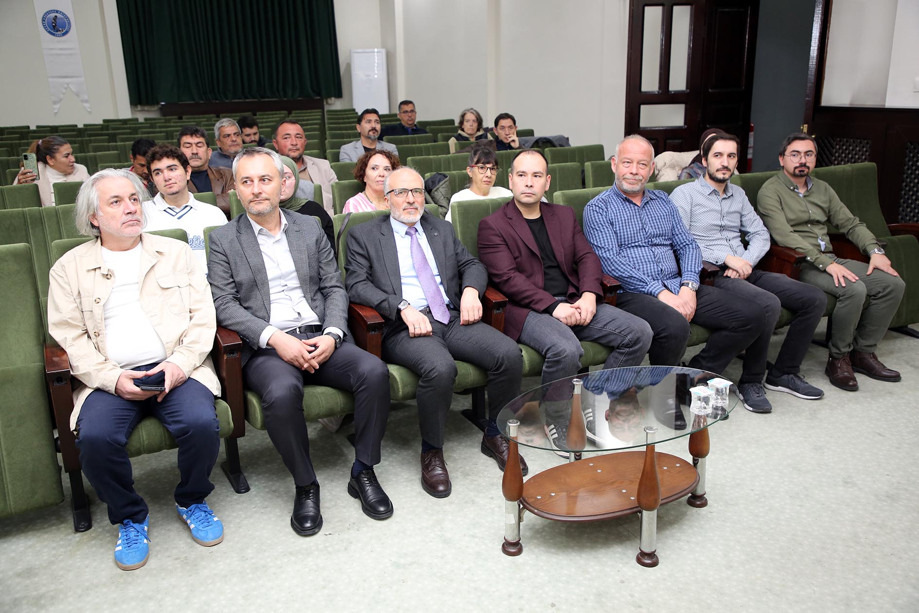 AKÜ Bilim Kafe'de "Bir Gezegen, Ortak Gelecek: İklimle Uyum Mücadelesi" Masaya Yatırıldı