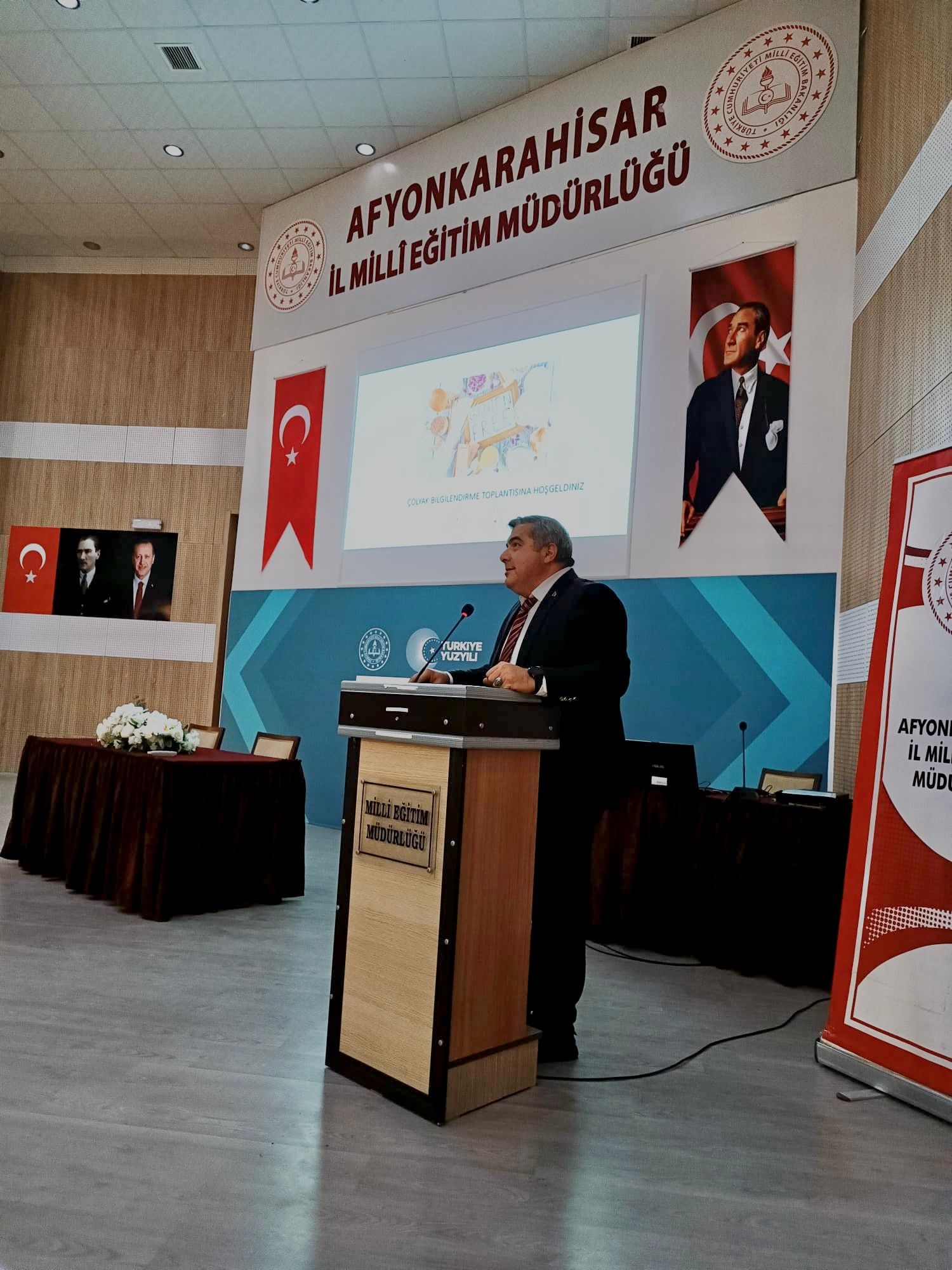 Afyonkarahisar Milli Eğitimi ve AFSÜ İşbirliğiyle Öğretmenlere Farkındalık Eğitimi