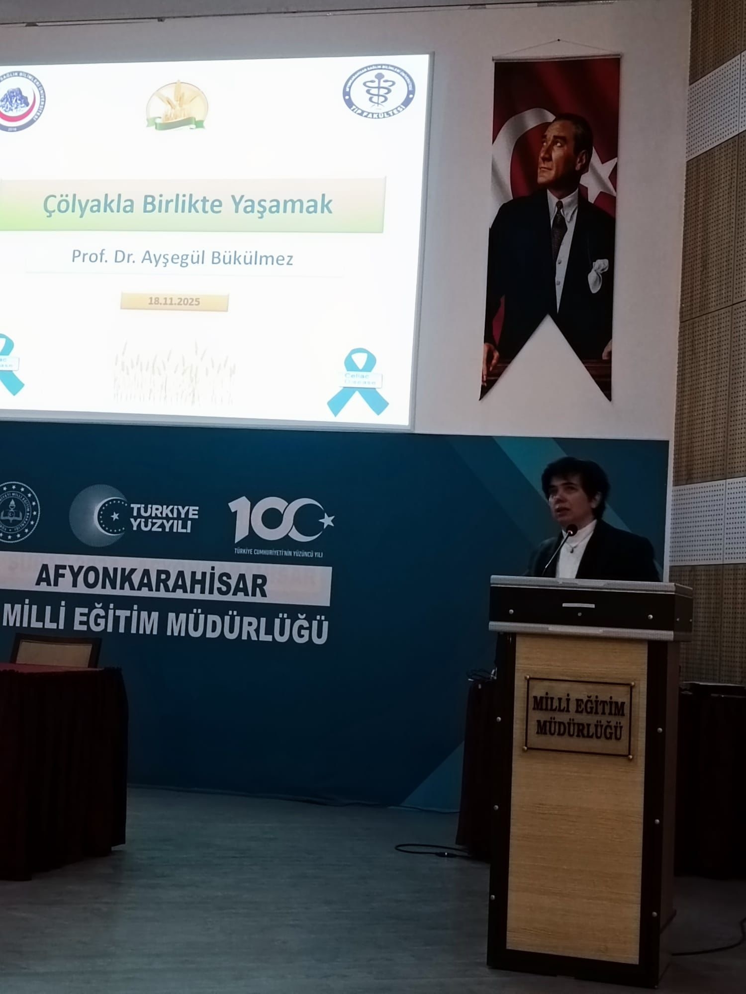 Afyonkarahisar Milli Eğitimi ve AFSÜ İşbirliğiyle Öğretmenlere Farkındalık Eğitimi