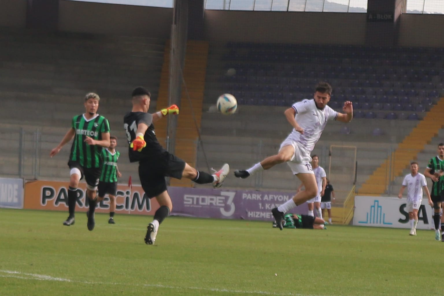 1923 Afyonkarahisarspor Zorlu Mücadeleden Altın Değerinde 1 Puan Çıkardı!