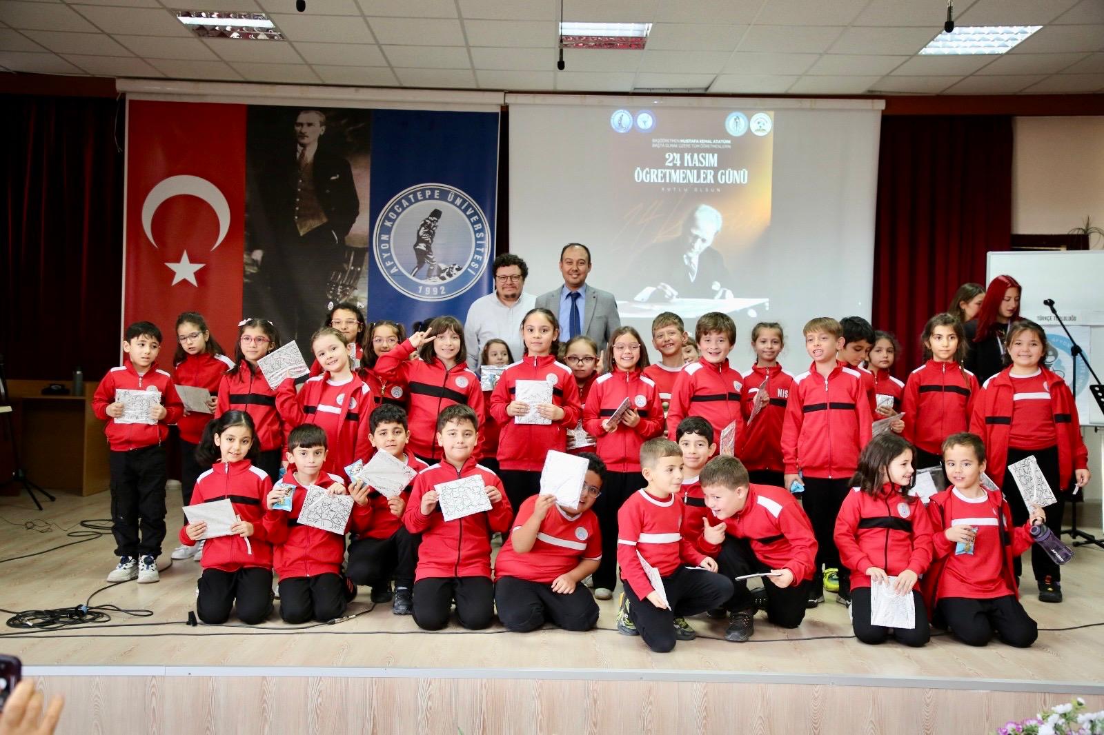 AKÜ Eğitim Fakültesinde “24 Kasım Öğretmenler Günü Programı” Düzenlendi